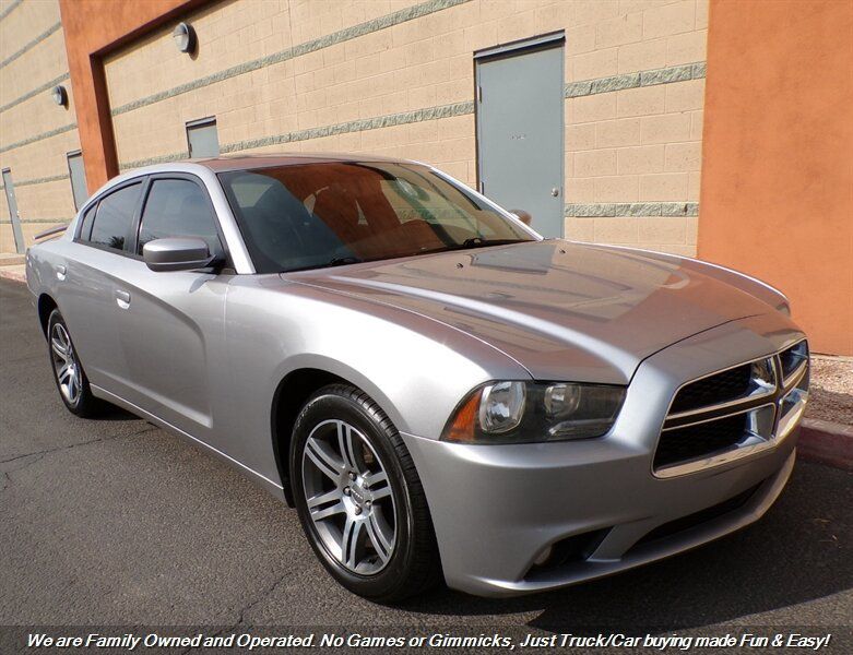 Used 2014 Dodge Charger SXT RWD image 1