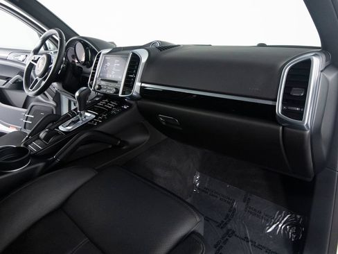 Certified 2017 Porsche Cayenne AWD/4WD image 37