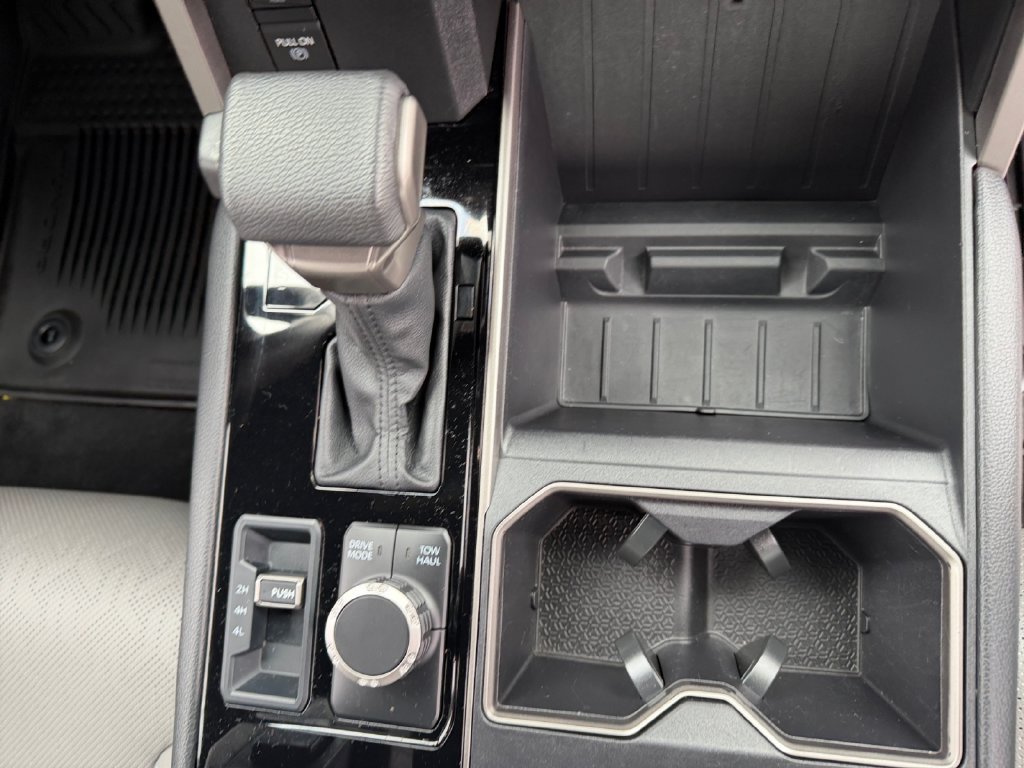 Used 2025 Toyota Tundra Limited AWD/4WD image 19