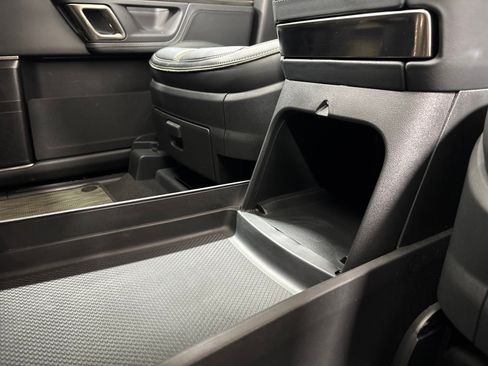 Used 2024 Rivian R1S Adventure AWD/4WD image 33
