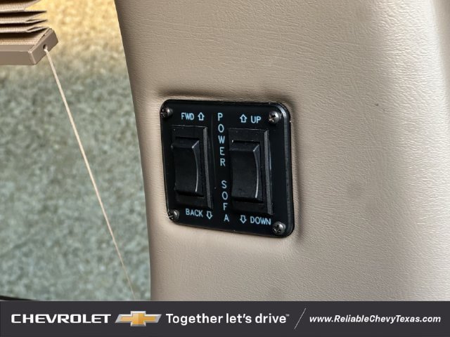 Used 2021 GMC Savana 2500 RWD image 32