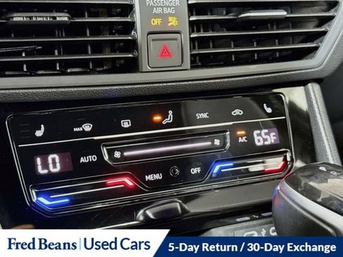 Used 2025 Volkswagen Jetta Sport FWD image 20