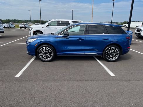 Used 2021 Lincoln Corsair Reserve w/ Equipment Group 201A AWD/4WD image 2