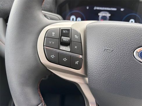 New 2025 Ford Explorer Active w/ Active Comfort Package image 18