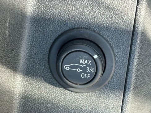 Used 2022 Chevrolet Equinox RS w/ RS Leather Package FWD image 22
