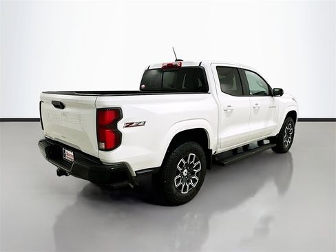 Used 2024 Chevrolet Colorado Z71 w/ Z71 Convenience Package 2 image 7