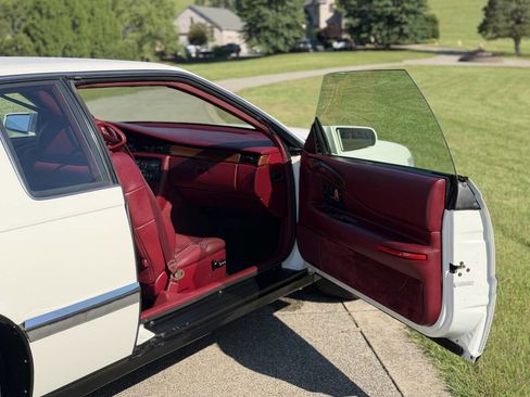 Used 1993 Cadillac Eldorado FWD image 22
