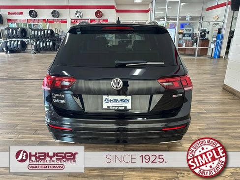 Used 2020 Volkswagen Tiguan SE R-Line AWD/4WD image 4