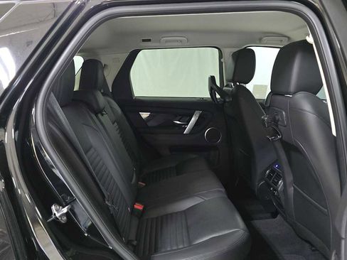 Used 2023 Land Rover Discovery Sport SE image 15