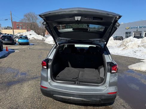 Used 2023 Chevrolet Equinox LT image 4