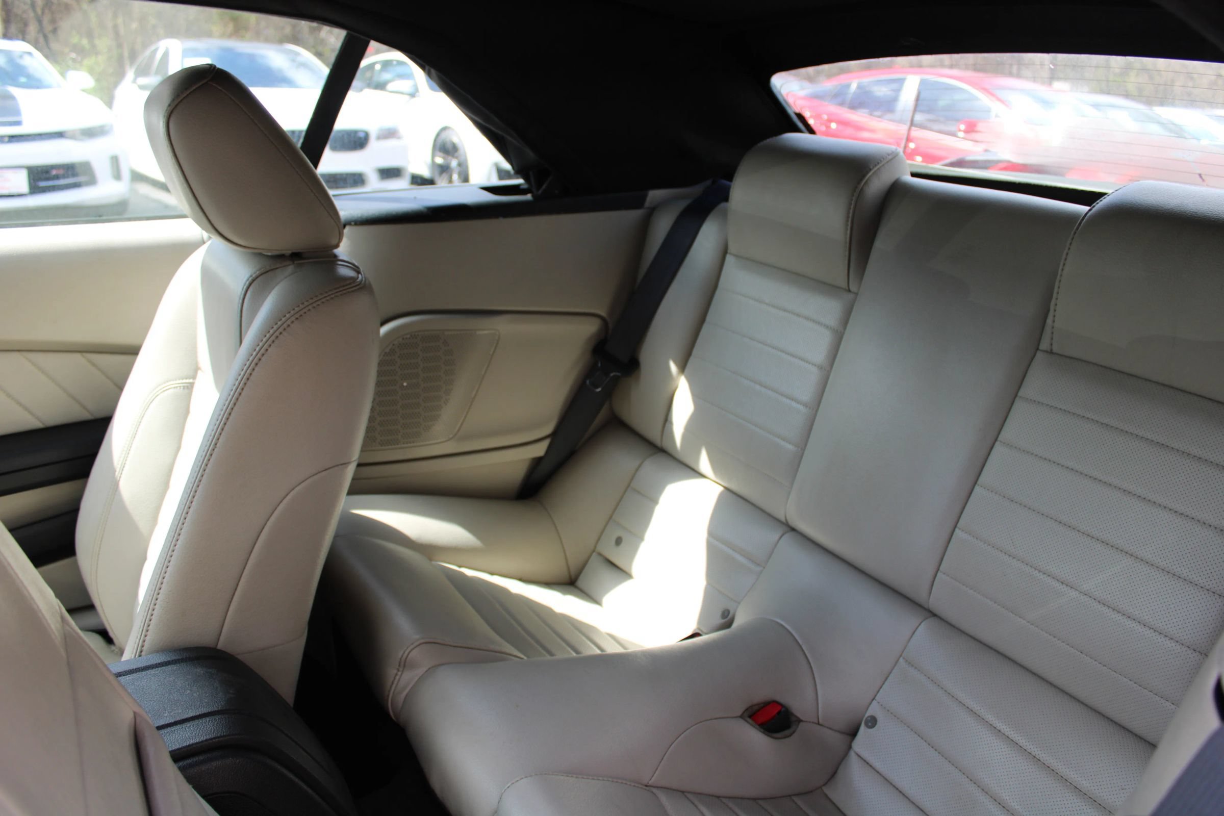 Used 2010 Ford Mustang Convertible RWD image 23