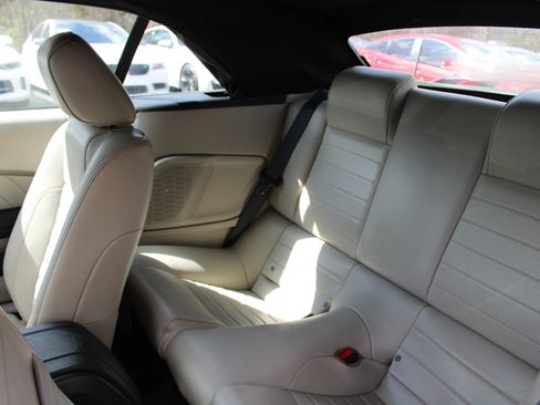 Used 2010 Ford Mustang GT RWD image 23