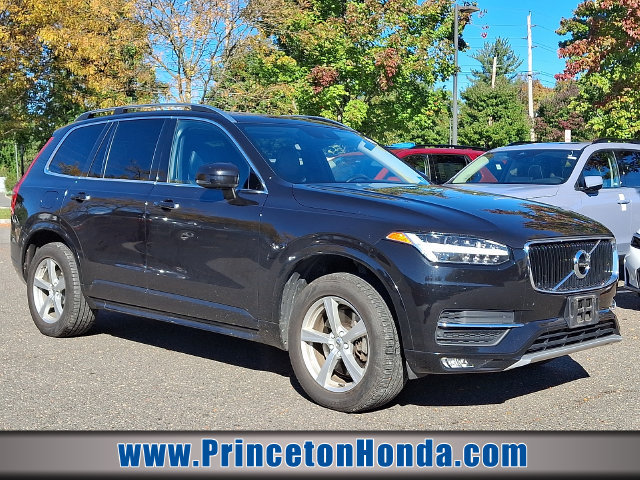 Used 2018 Volvo XC90 T5 Momentum AWD/4WD image 1