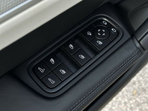 New 2026 Porsche Cayenne image 8