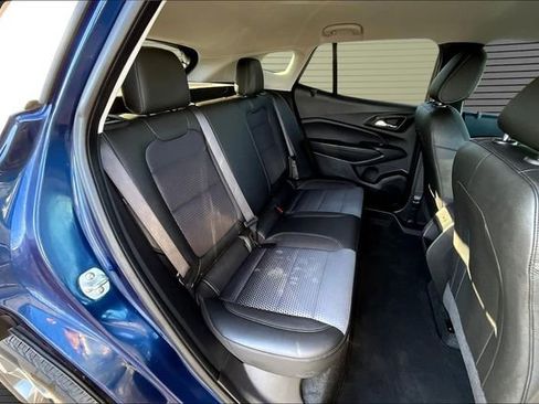 Used 2024 Chevrolet Trax LT w/ LT Convenience Package image 24