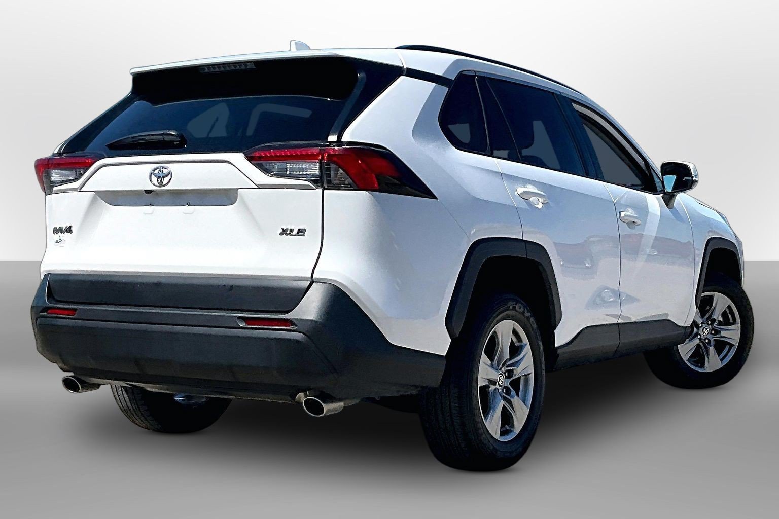 Used 2025 Toyota RAV4 XLE FWD image 11