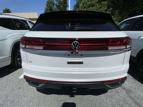 New 2026 Volkswagen Atlas Cross Sport SE FWD image 8