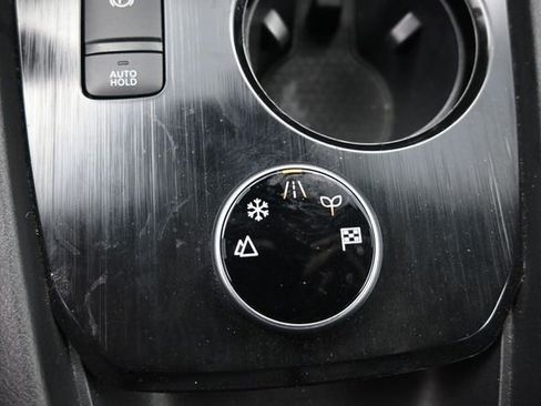 Used 2025 Nissan Rogue SV AWD/4WD image 28