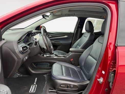 Used 2022 Chevrolet Bolt EUV Premier w/ Sun & Sound Package image 10