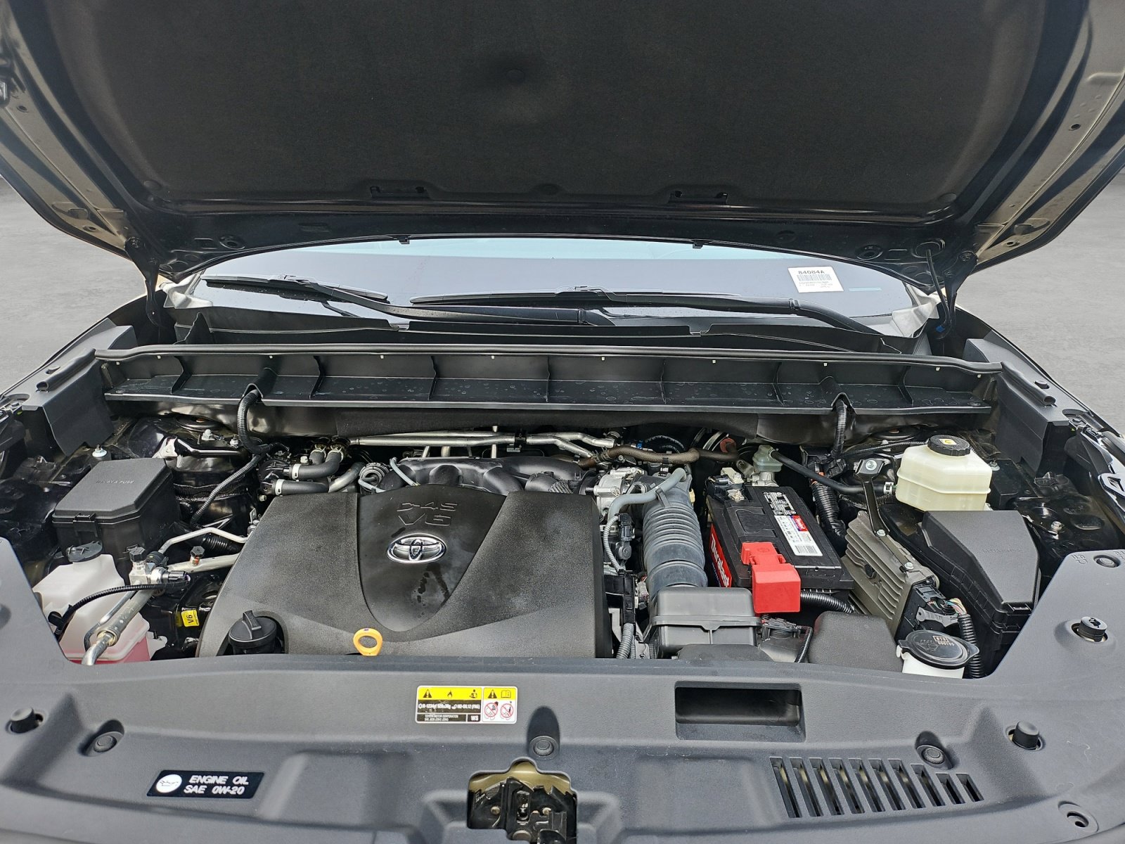 Used 2020 Toyota Highlander XLE FWD image 38