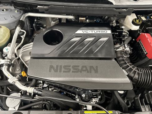 Used 2025 Nissan Rogue Platinum w/ Platinum Premium Package FWD image 28