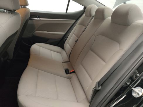 Used 2020 Hyundai Elantra SE w/ Cargo Package (C1) FWD image 18