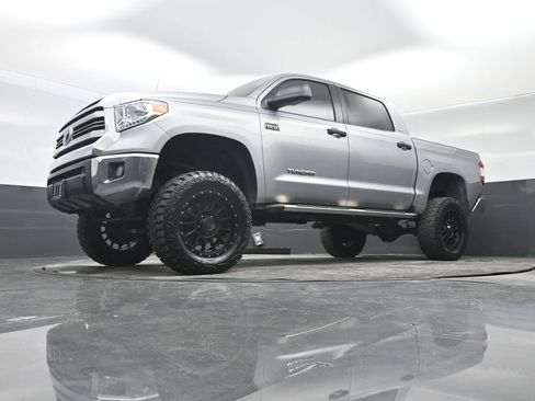 Used 2017 Toyota Tundra SR5 AWD/4WD image 18