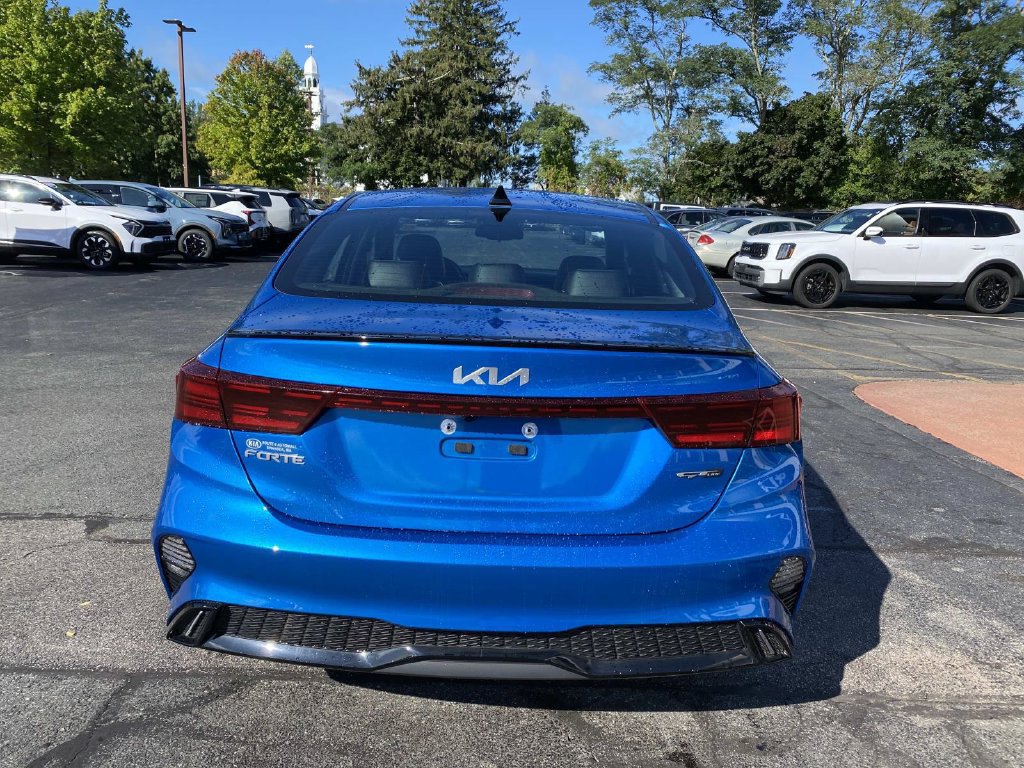 Used 2023 Kia Forte GT-Line w/ GT-Line Premium Package FWD image 4