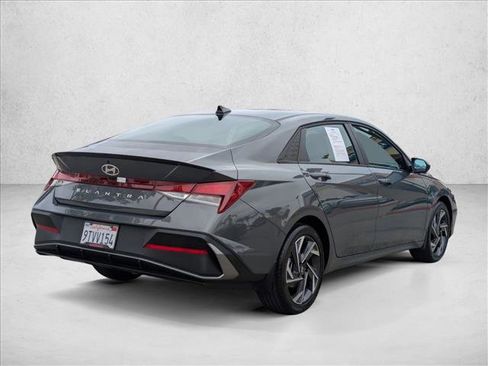 Certified 2025 Hyundai Elantra Sport FWD image 5