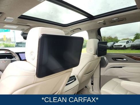 Used 2024 Cadillac Escalade ESV Sport Platinum w/ Heavy-Duty Trailer Package image 5