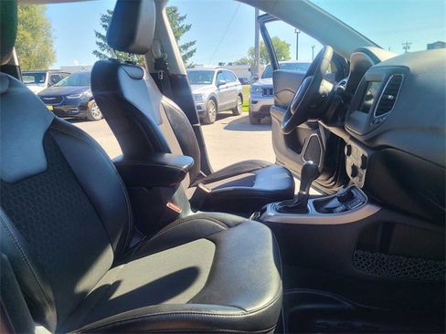 Used 2021 Jeep Compass Latitude image 18