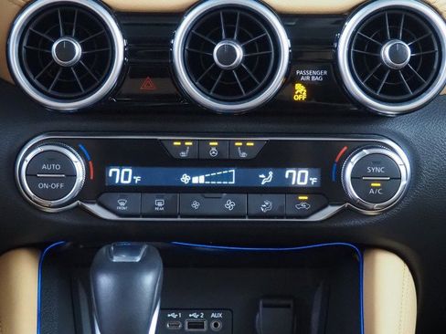 Used 2024 Nissan Sentra SV w/ SV Premium Package image 29