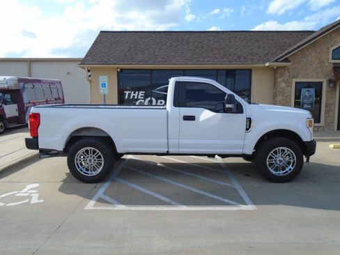 Used 2020 Ford F250 XL w/ Power Equipment Group image 5