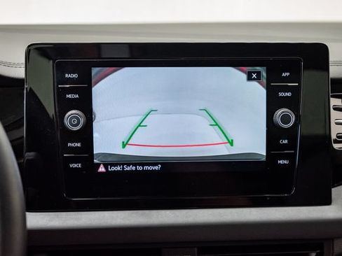 Used 2025 Volkswagen Jetta SE FWD image 16