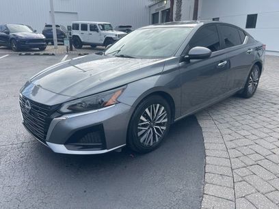 Used 2023 Nissan Altima 2.5 SV