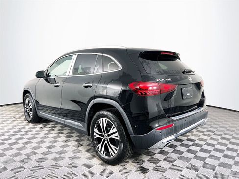 Used 2025 Mercedes-Benz GLA 250 4MATIC image 4