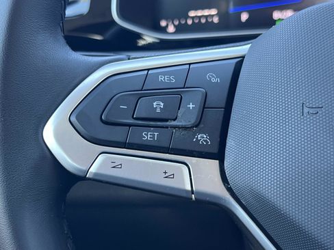 Certified 2025 Volkswagen Jetta SE image 9