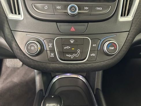 Used 2018 Chevrolet Malibu LT image 24