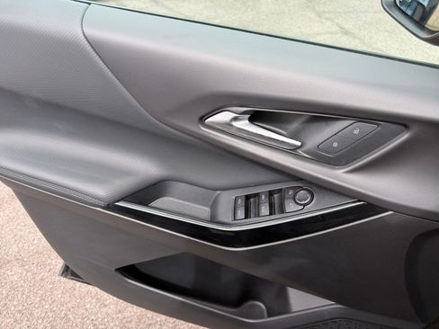 Used 2025 Chevrolet Equinox LT image 18