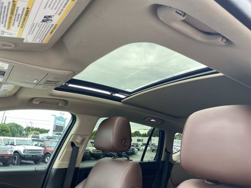 Used 2016 Buick Envision Premium AWD/4WD image 21