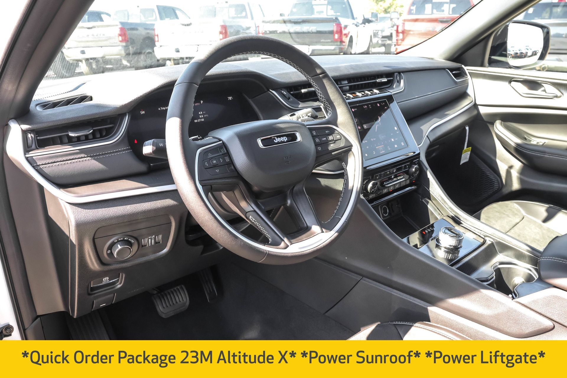 New 2025 Jeep Grand Cherokee Altitude AWD/4WD image 4