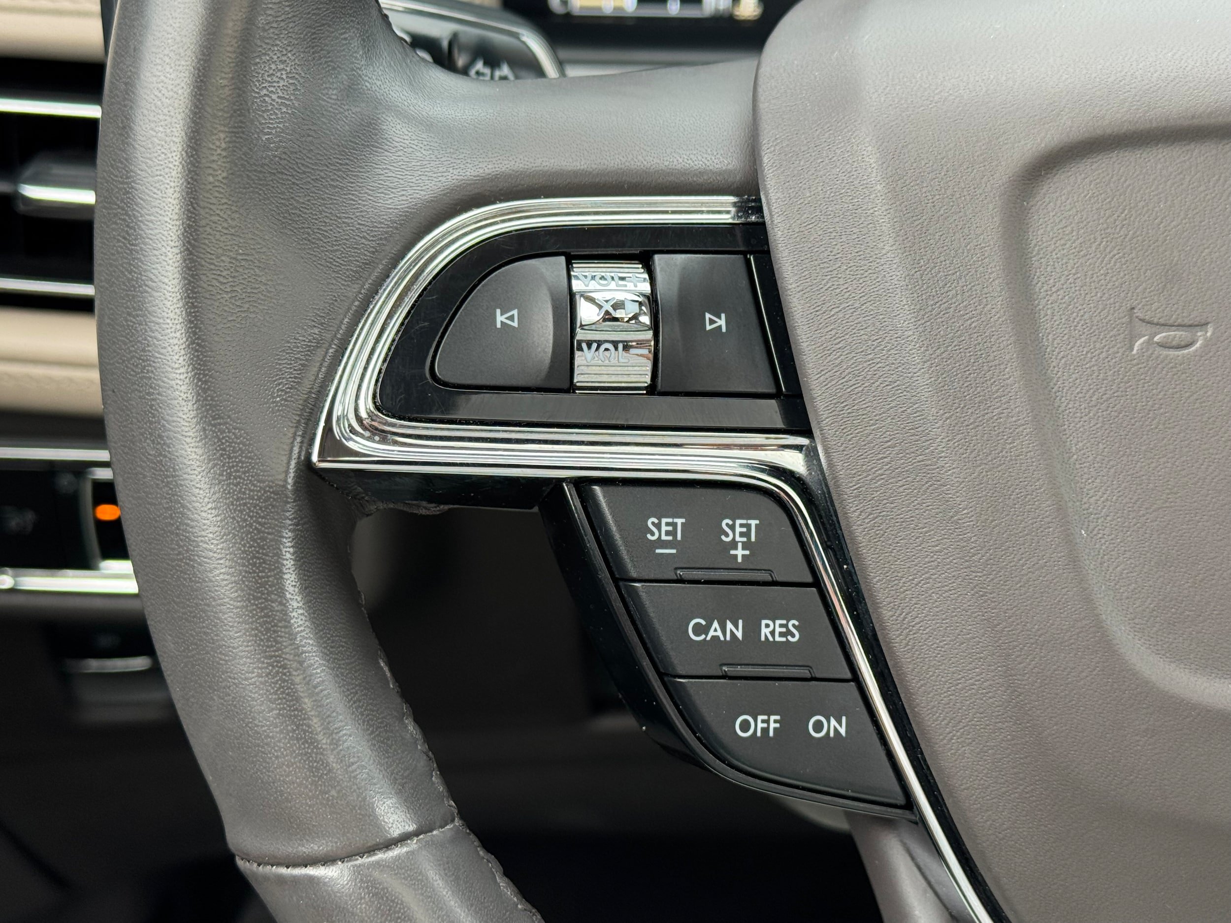 Used 2023 Lincoln Nautilus Reserve AWD/4WD image 18