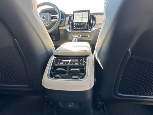 New 2026 Volvo XC90 B5 Core image 12