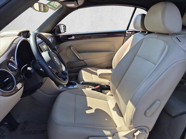 Used 2014 Volkswagen Beetle TDI FWD image 16