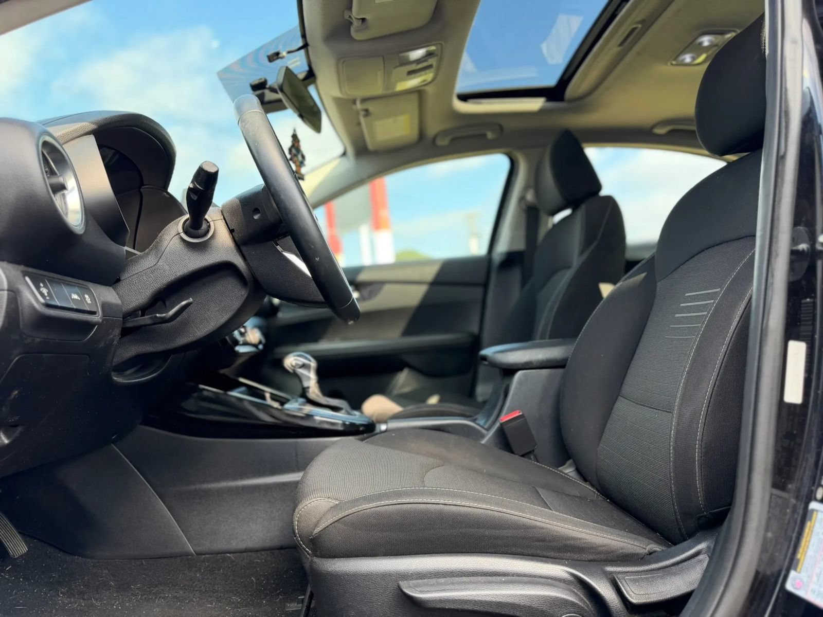 Used 2019 Kia Forte S w/ S Premium Package FWD image 9