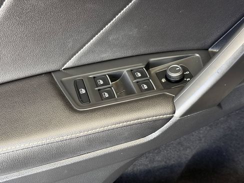 Used 2024 Volkswagen Tiguan SE R-Line FWD image 22