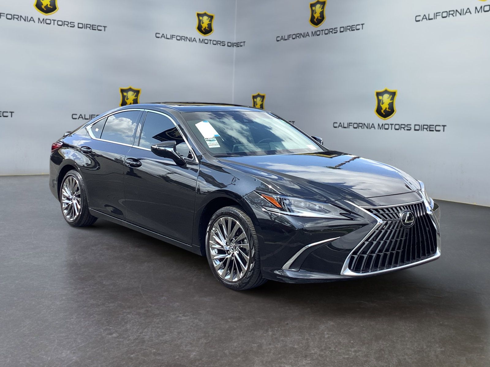 Used 2025 Lexus ES 300h w/ Luxury Package FWD image 7