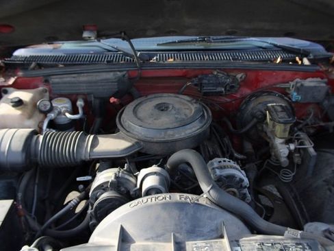 Used 1990 Chevrolet Silverado 1500 2WD Regular Cab image 31