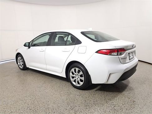 Used 2025 Toyota Corolla LE image 7