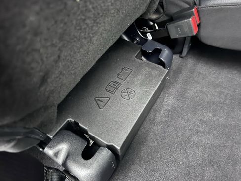 Used 2023 Ford F150 Lariat w/ Equipment Group 502A High image 37